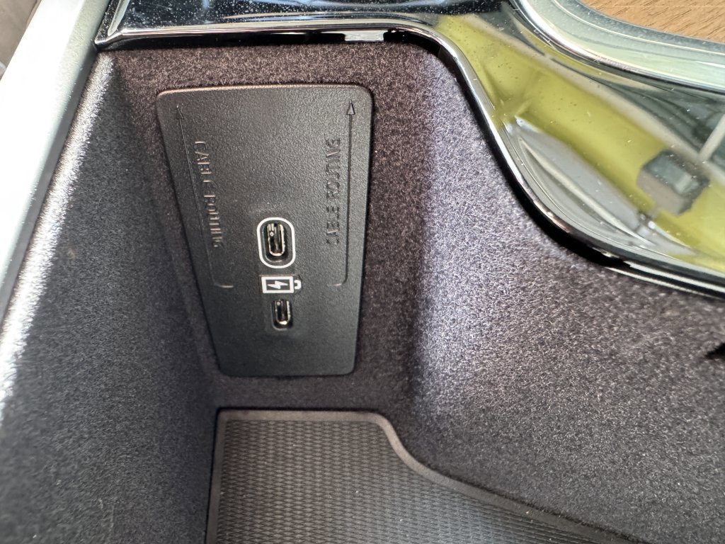 Used 2024 Volvo XC90 T8 Core w/ Protection Package Premier image 25