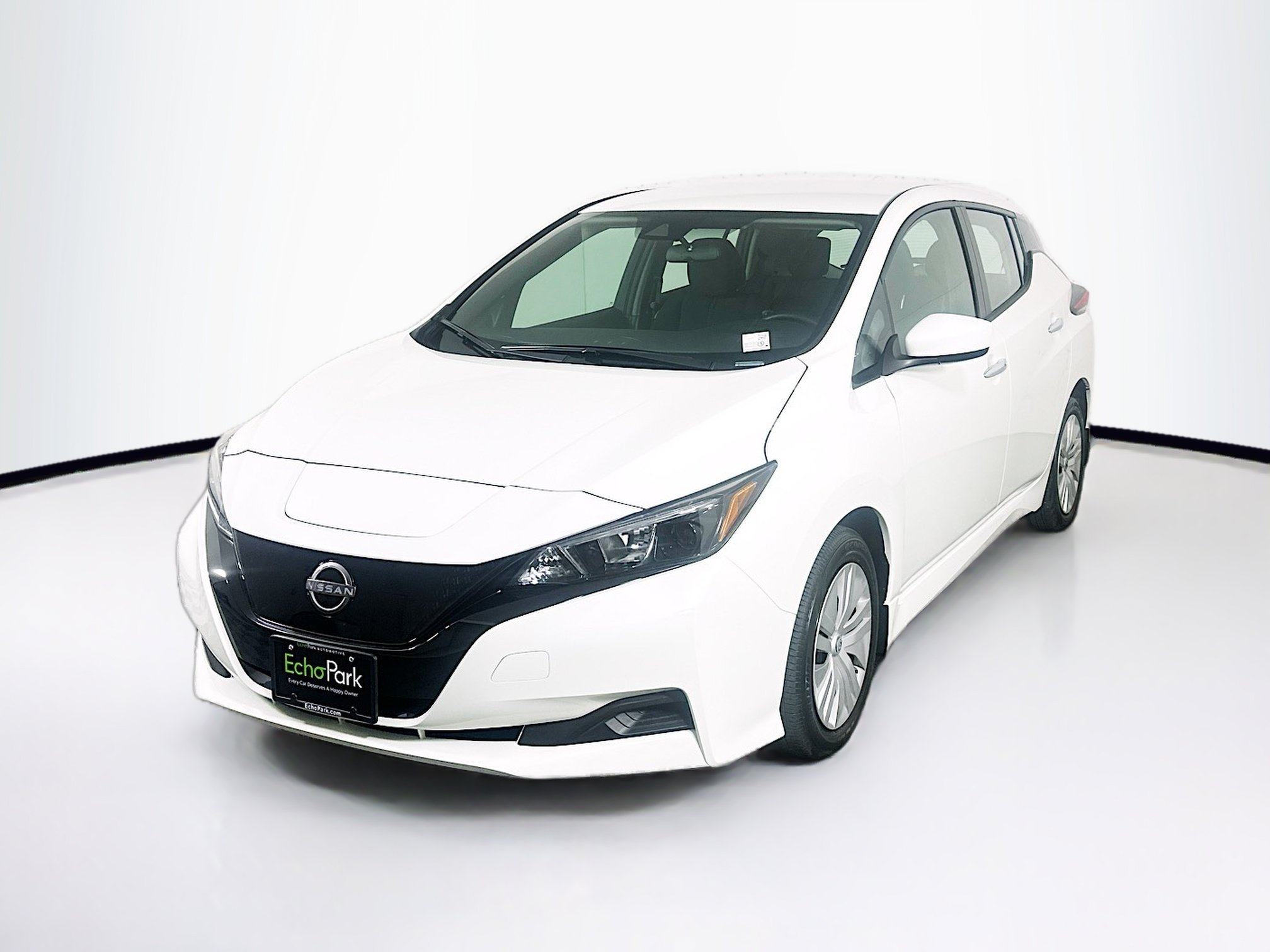 Used 2025 Nissan Leaf S FWD image 3