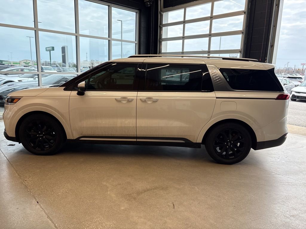 Certified 2022 Kia Carnival SX Prestige image 7