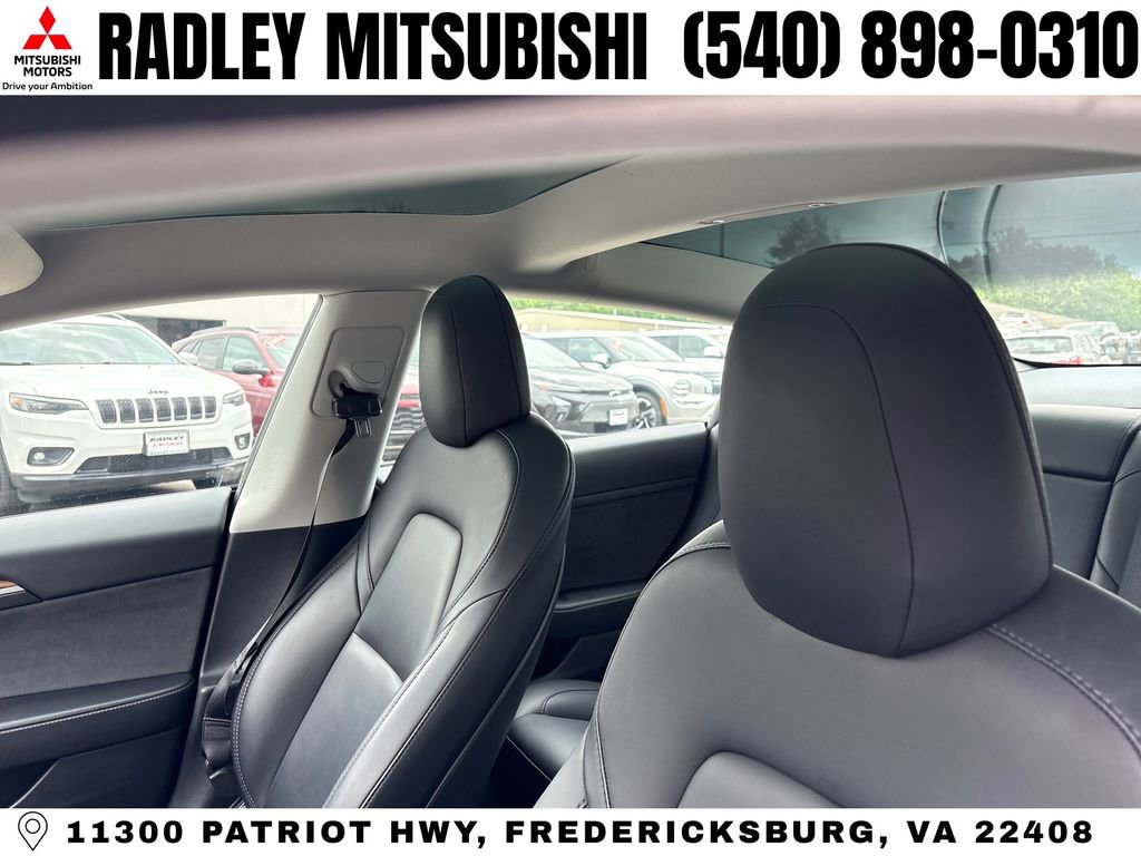 Used 2022 Tesla Model 3 Standard Range RWD image 4