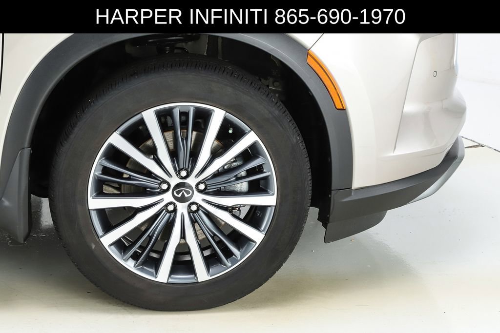 Used 2023 INFINITI QX60 Sensory w/ Vision Package AWD/4WD image 15
