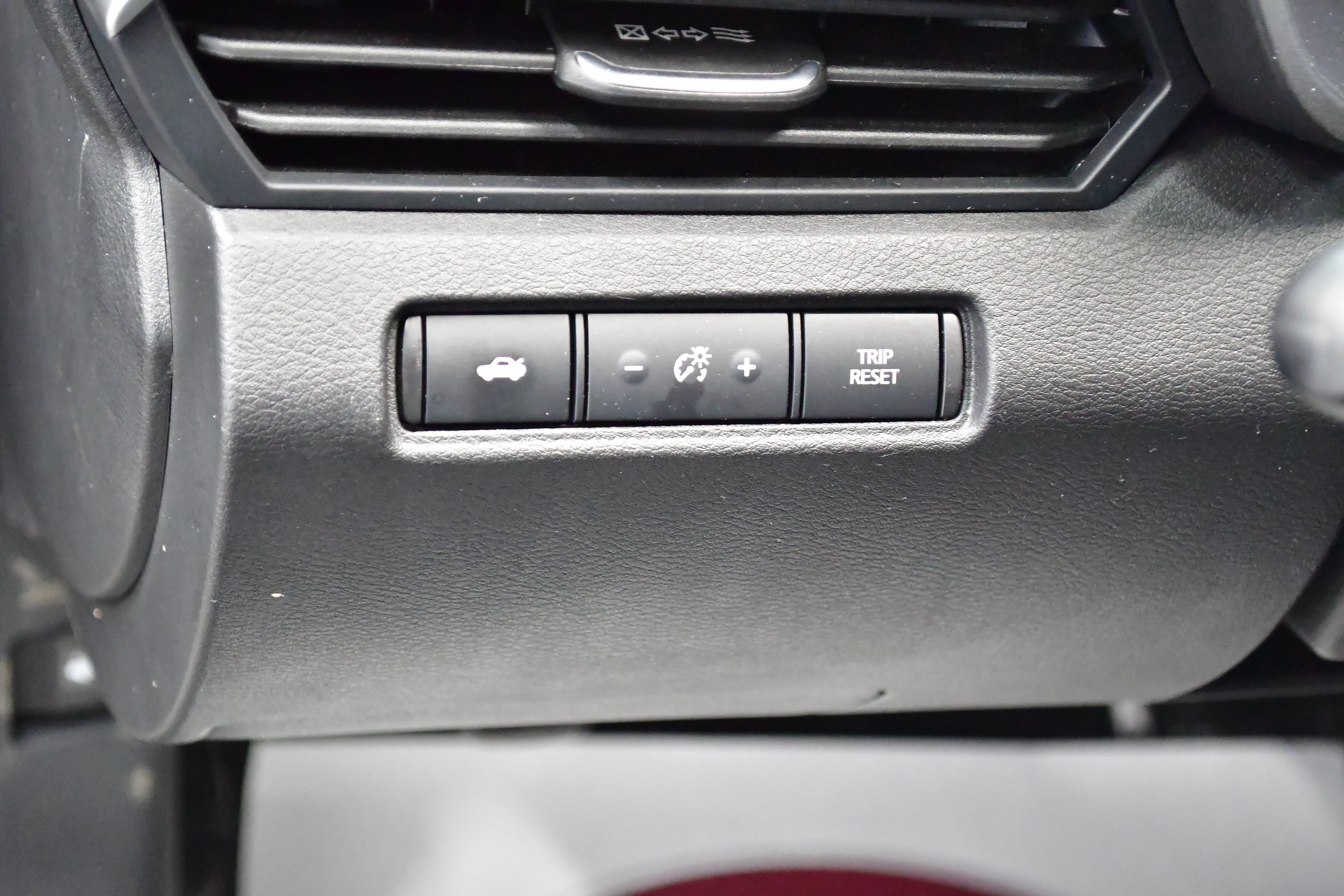 Used 2025 Nissan Altima 2.5 SV FWD image 13