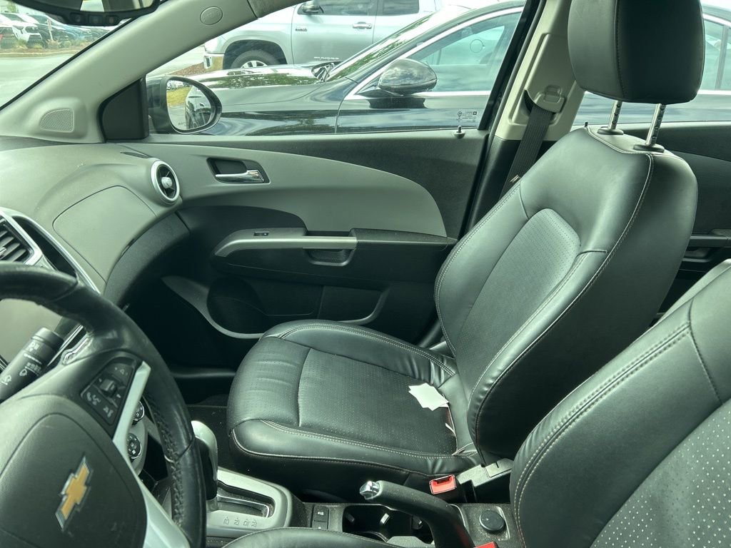 Used 2019 Chevrolet Sonic Premier FWD image 9