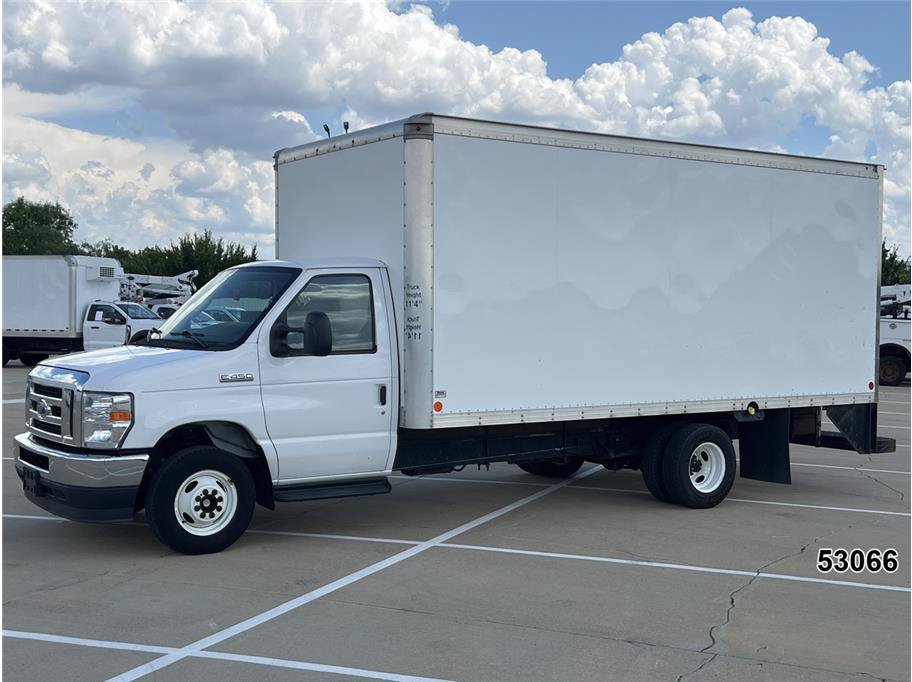 Used 2022 Ford E-450 and Econoline 450 Super Duty w/ Power Windows & Locks Group