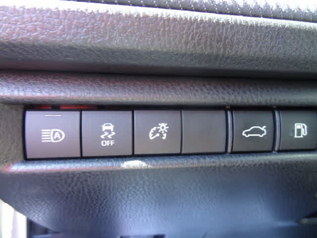 Used 2026 Toyota Camry SE FWD image 10