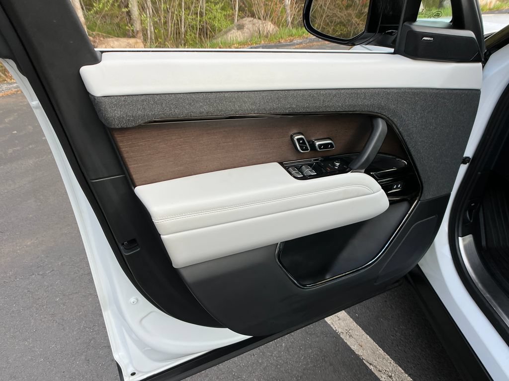 Used 2023 Land Rover Range Rover Sport SE AWD/4WD image 11