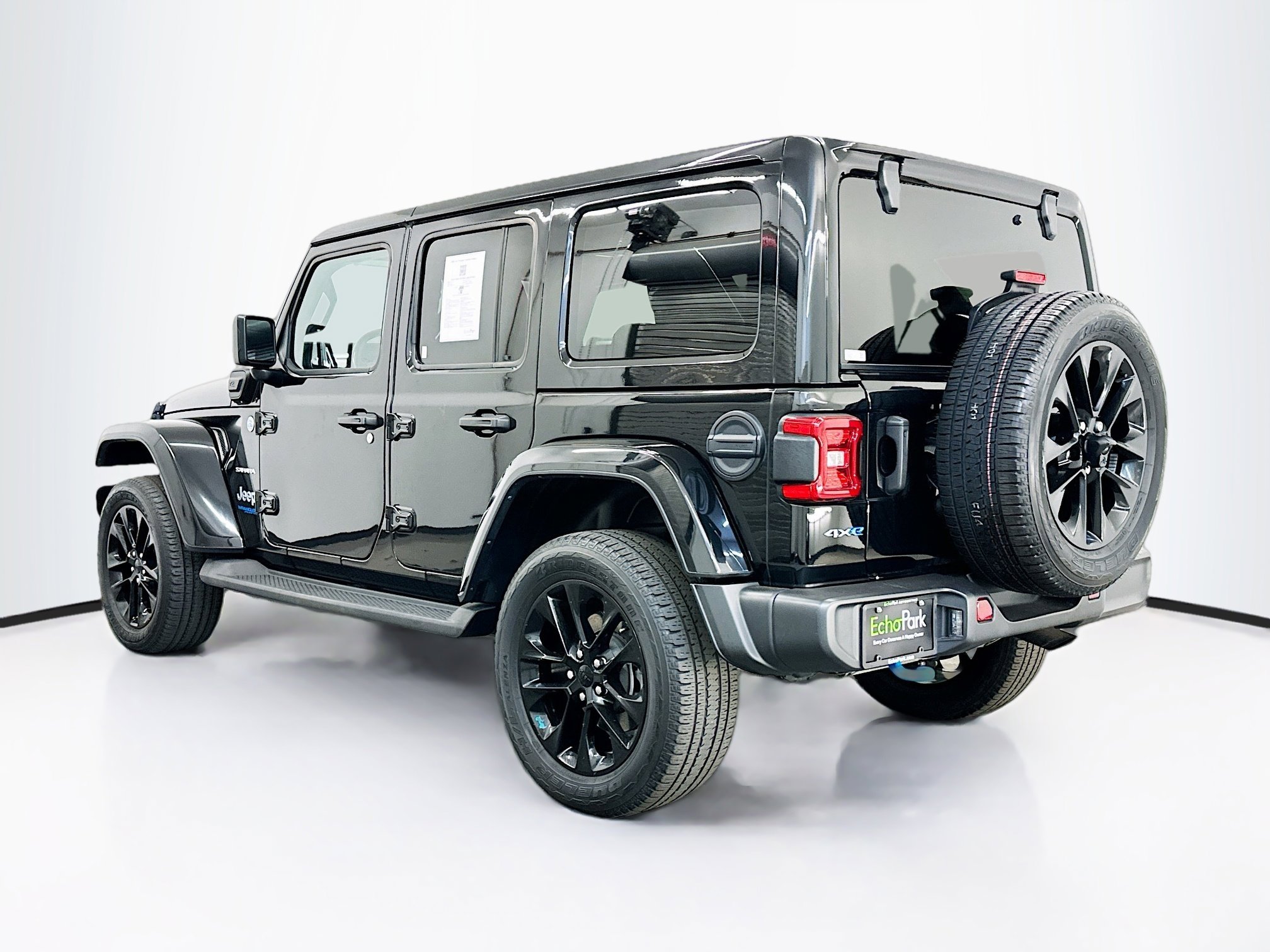 Used 2022 Jeep Wrangler Sahara w/ Cold Weather Group image 5
