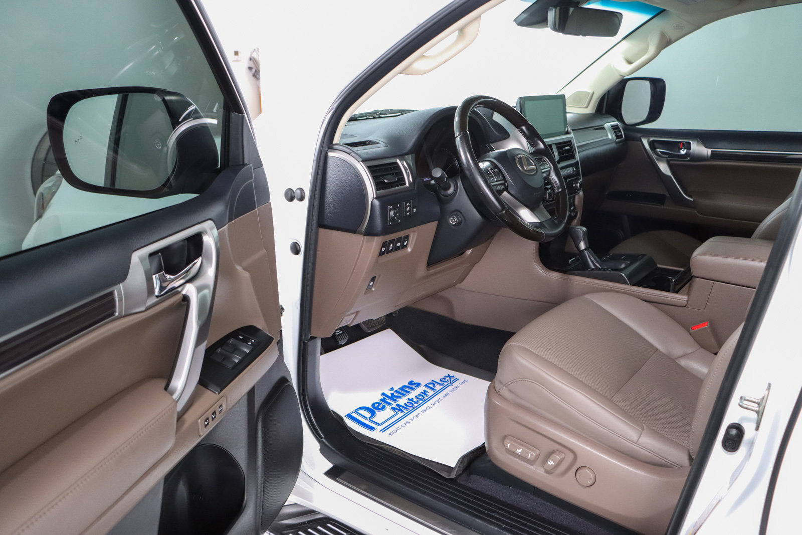 Used 2022 Lexus GX 460 Premium AWD/4WD image 3