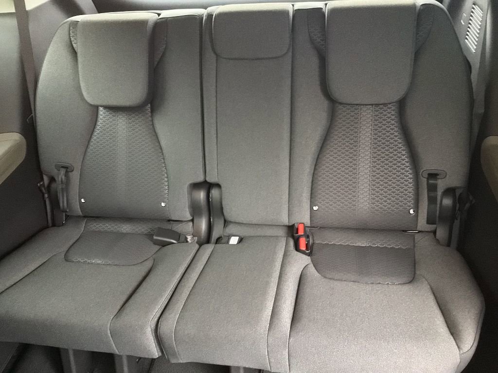 New 2026 Kia Carnival LX image 15