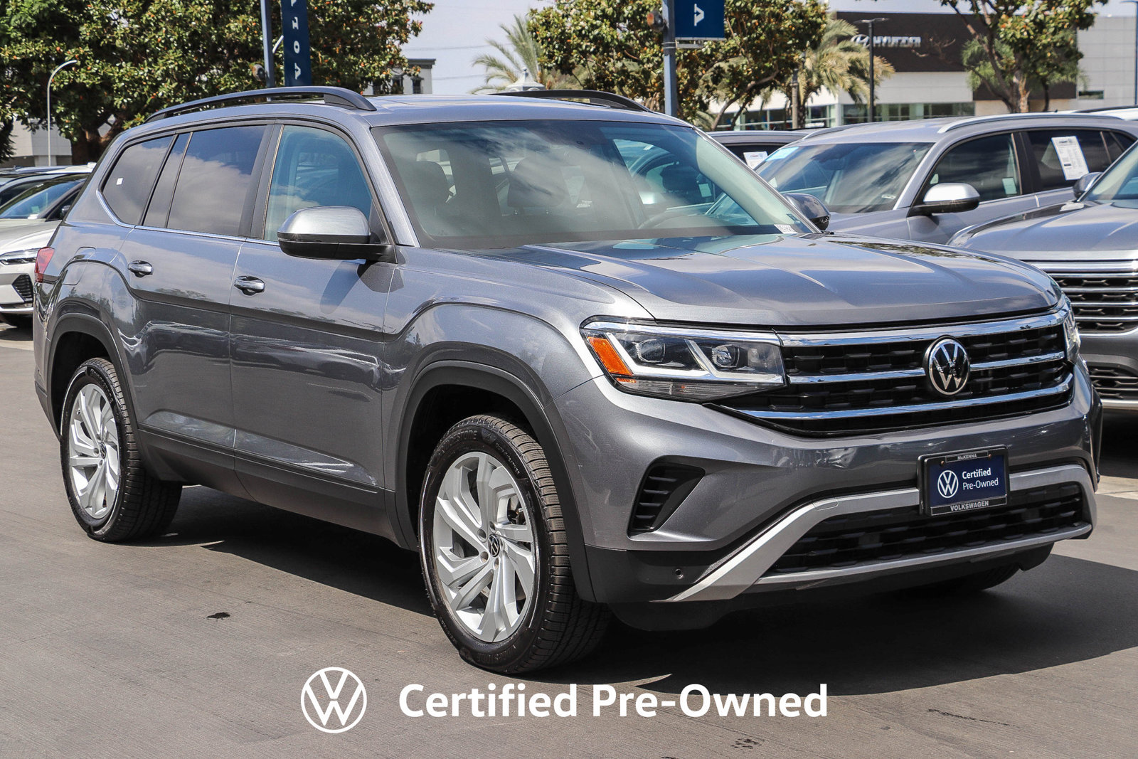 Certified 2023 Volkswagen Atlas SE w/ Panoramic Sunroof Package FWD image 4