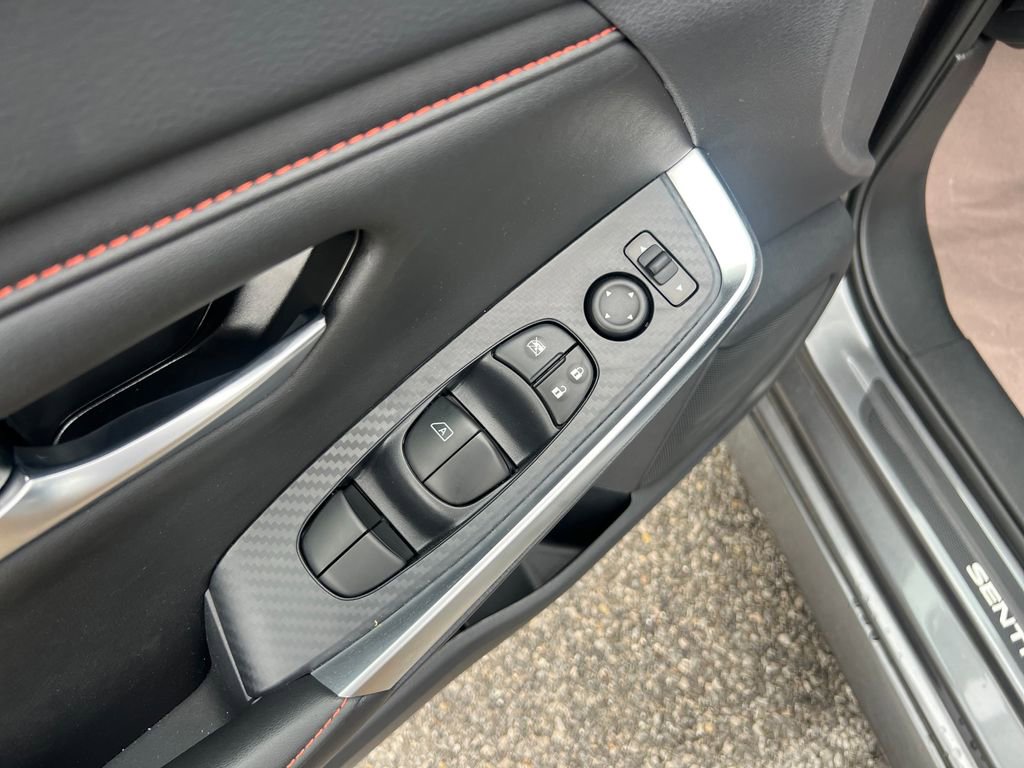 New 2025 Nissan Sentra SR image 12