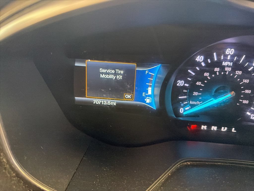 Used 2020 Ford Fusion SE FWD image 6