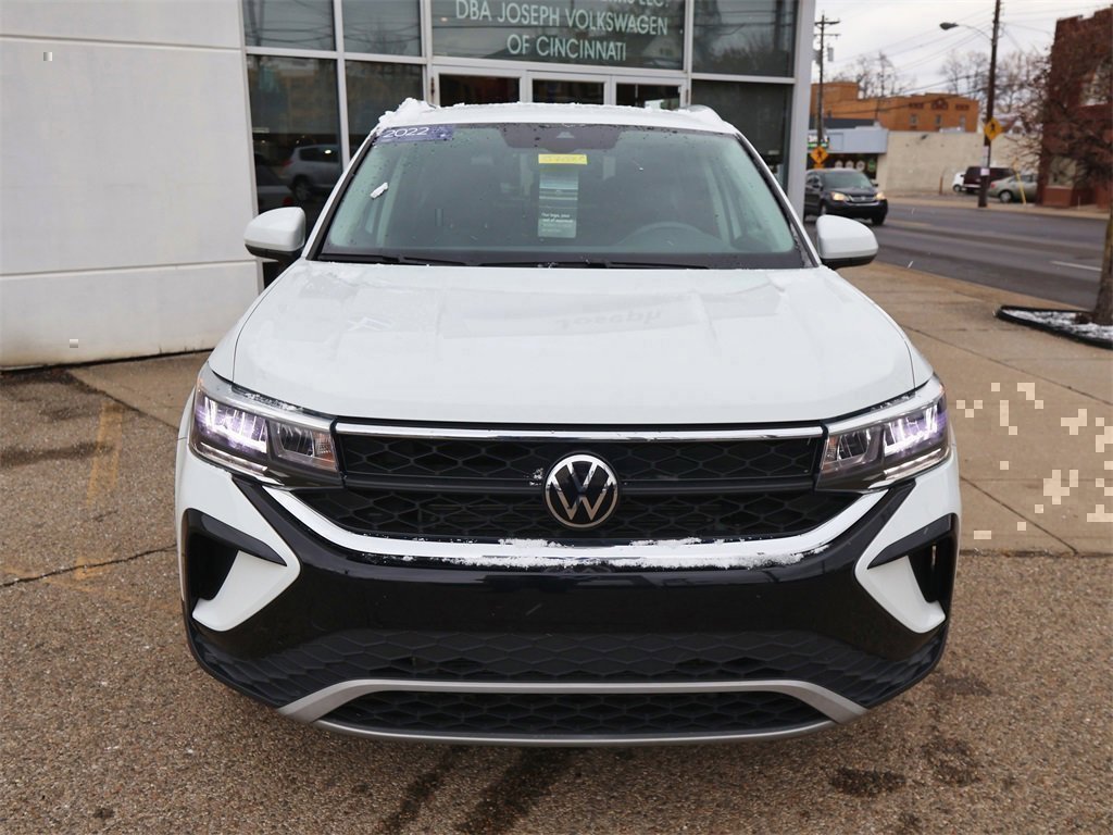 Certified 2022 Volkswagen Taos SE w/ Driver Assistance Package image 8