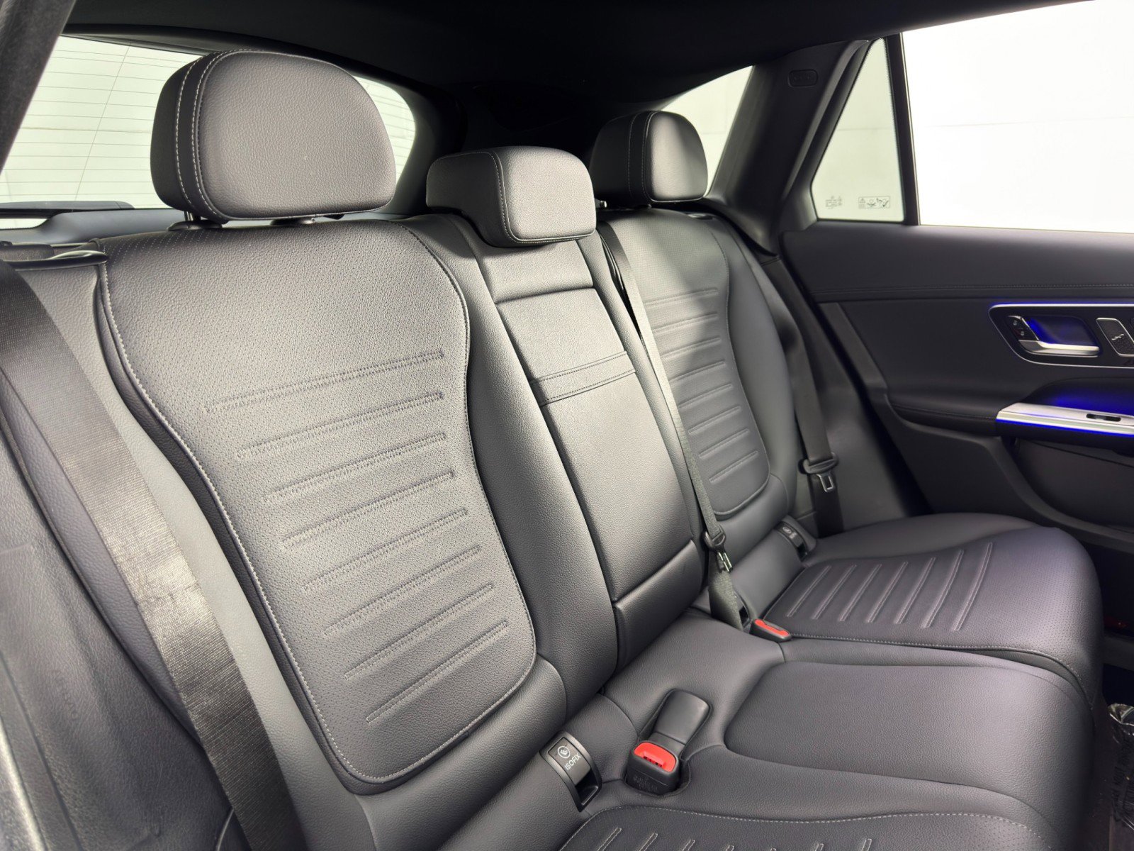 Used 2025 Mercedes-Benz GLC 300 4MATIC w/ AMG Line image 42