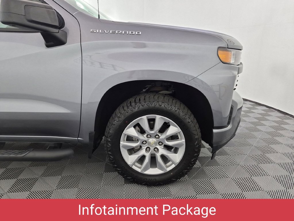 Certified 2020 Chevrolet Silverado 1500 Custom w/ Custom Value Package AWD/4WD image 11