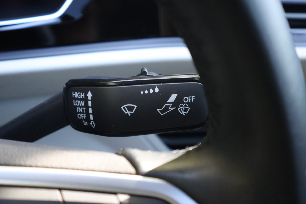 Used 2024 Volkswagen Jetta SE FWD image 24