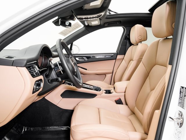 Used 2025 Porsche Macan image 6