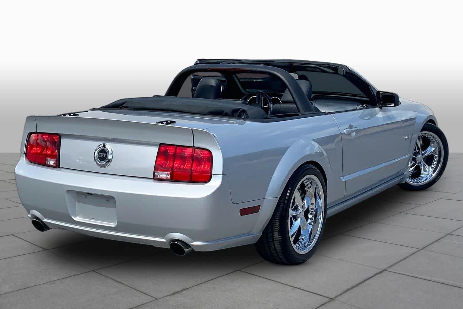 Used 2006 Ford Mustang GT Premium RWD image 12