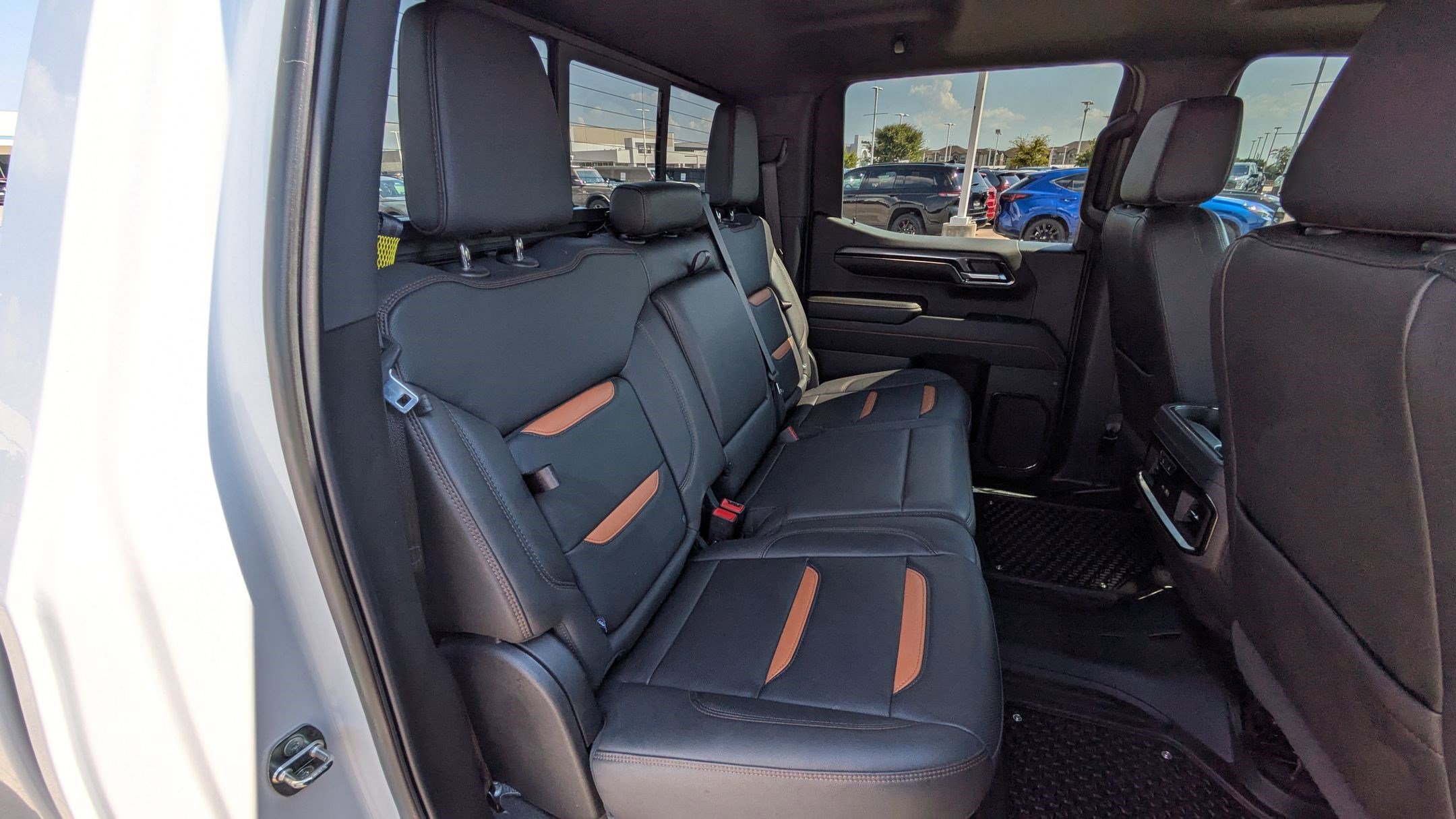 Used 2024 GMC Sierra 1500 AT4 image 34