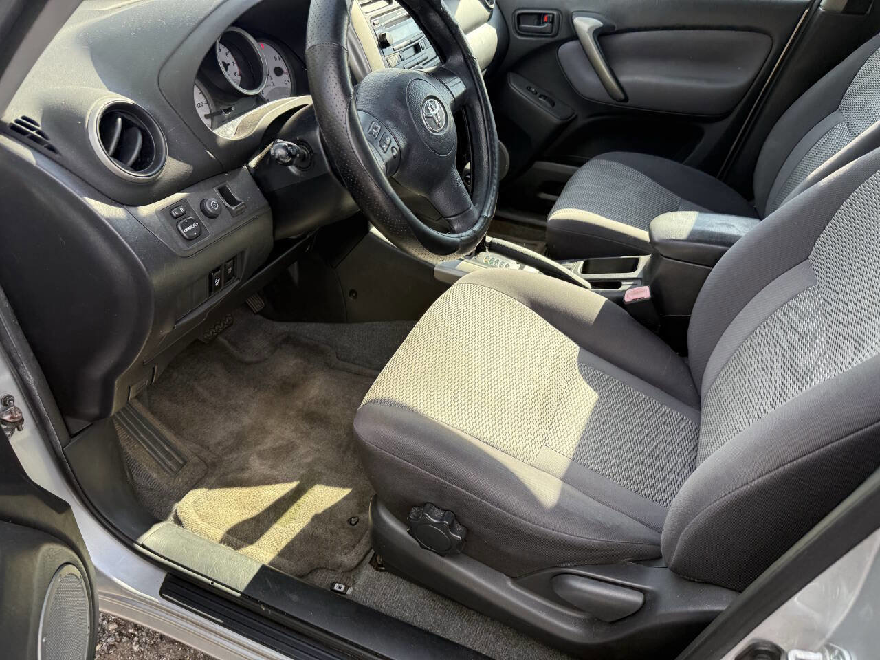 Used 2005 Toyota RAV4 2WD image 16