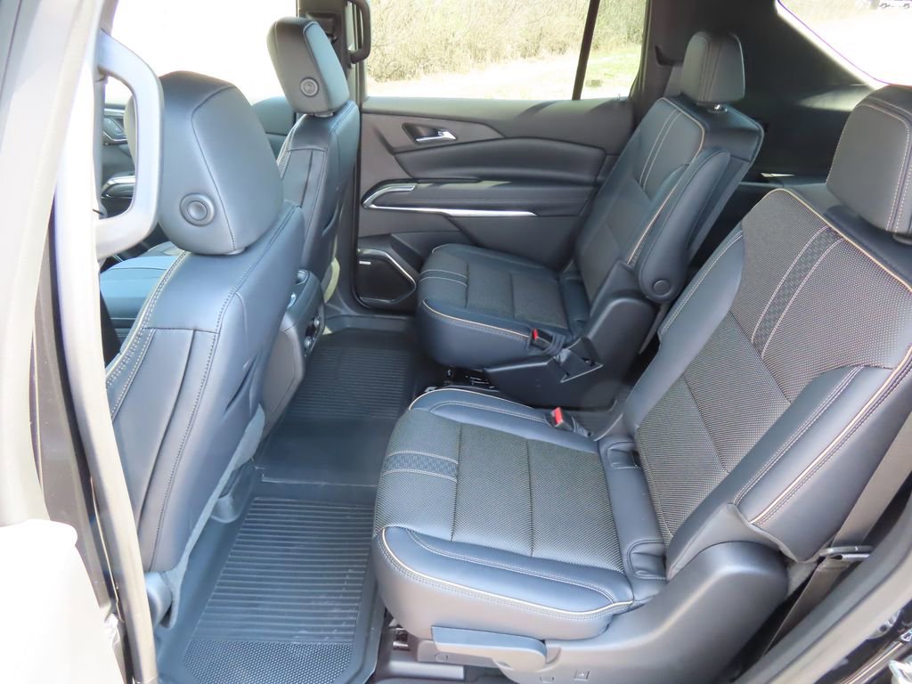 New 2026 Chevrolet Traverse High Country w/ LPO, Floor Liner Package image 26