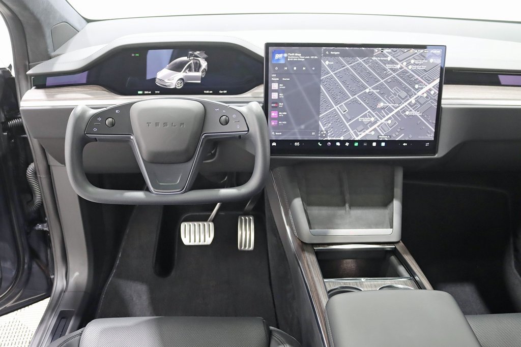 Used 2022 Tesla Model X image 13