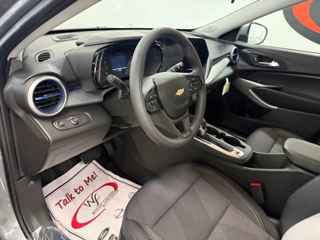 New 2026 Chevrolet Trax LS w/ LS Convenience Package FWD image 11