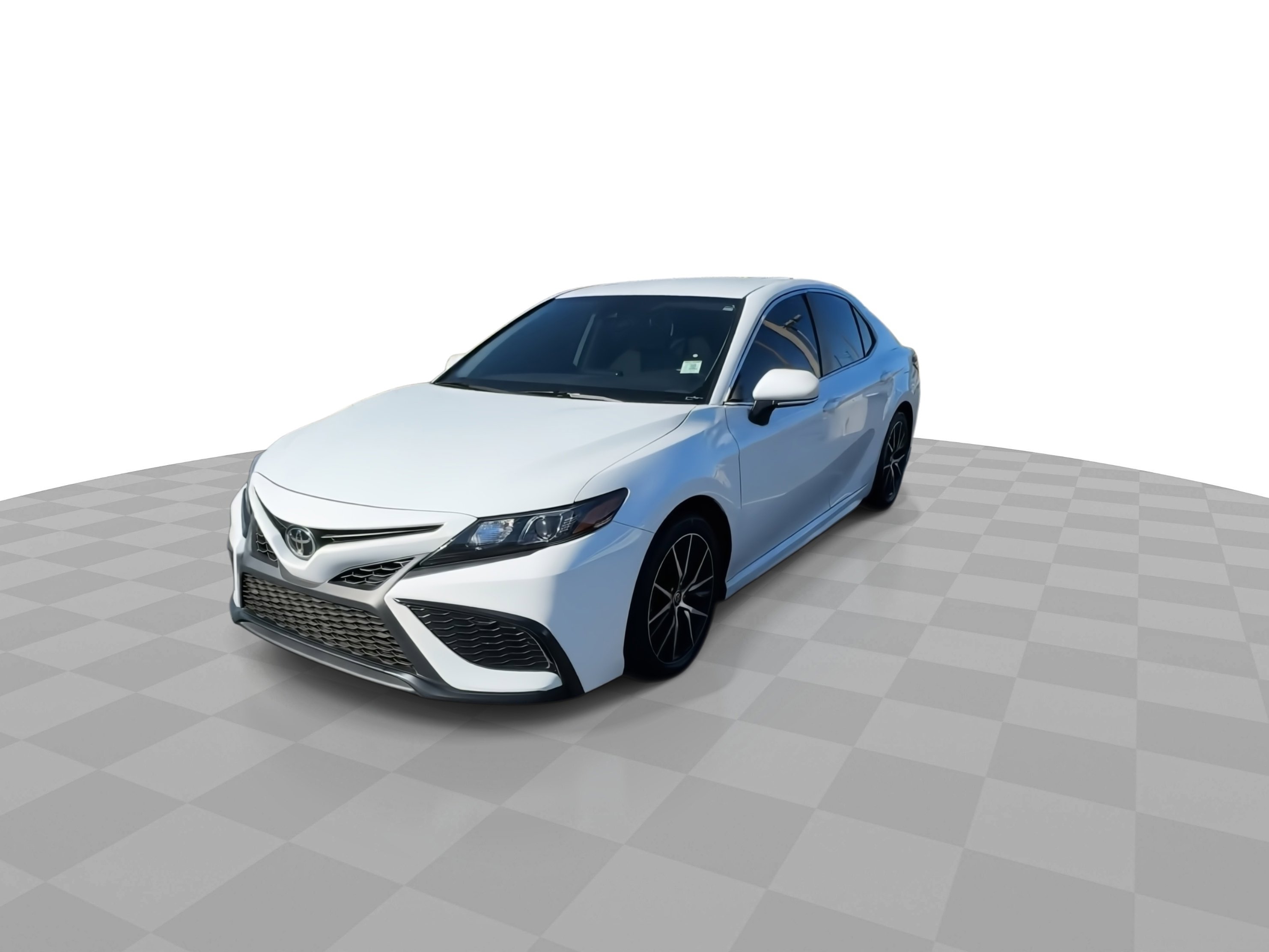 Used 2023 Toyota Camry SE image 4