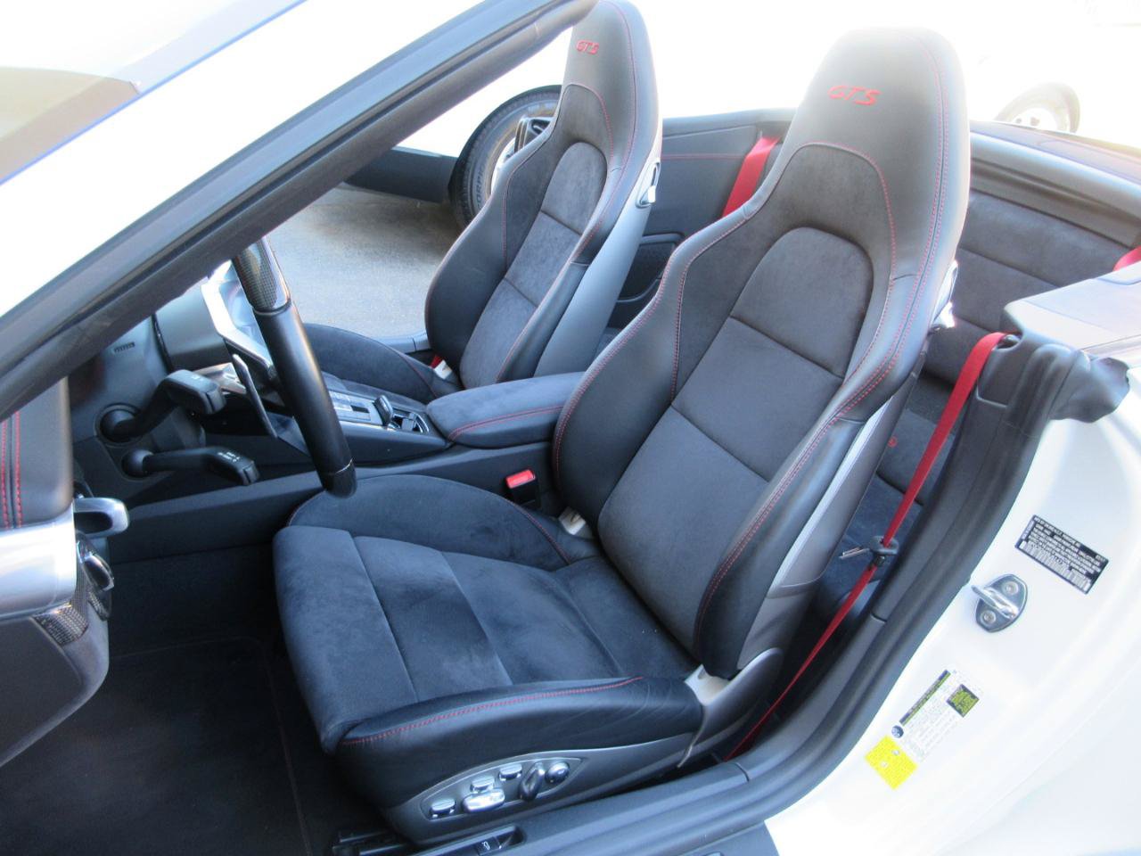 Used 2018 Porsche 911 Carrera 4 GTS AWD/4WD image 13