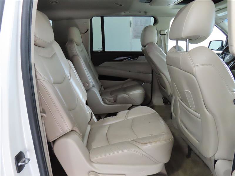 Used 2015 Cadillac Escalade ESV Luxury RWD image 37