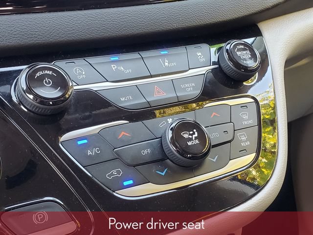 Used 2024 Chrysler Pacifica Touring-L FWD image 21