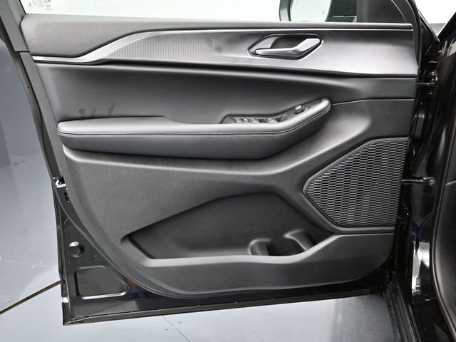 New 2025 Jeep Grand Cherokee L Laredo w/ Luxury Tech Group I image 14