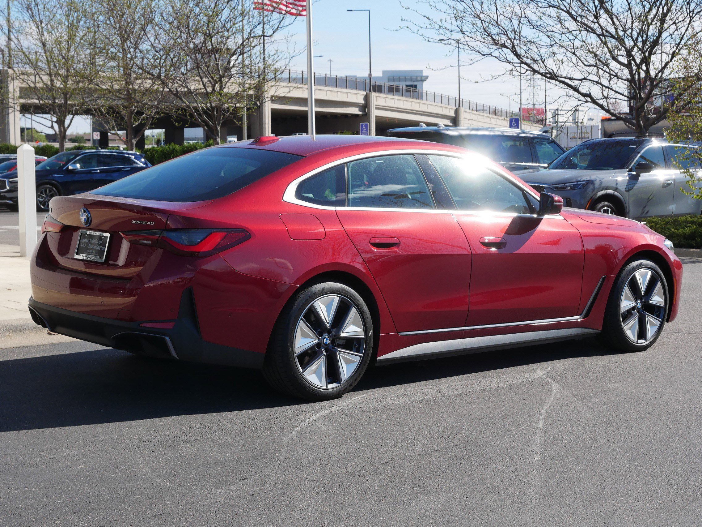 Used 2025 BMW i4 xDrive40i w/ Premium Package AWD/4WD image 7