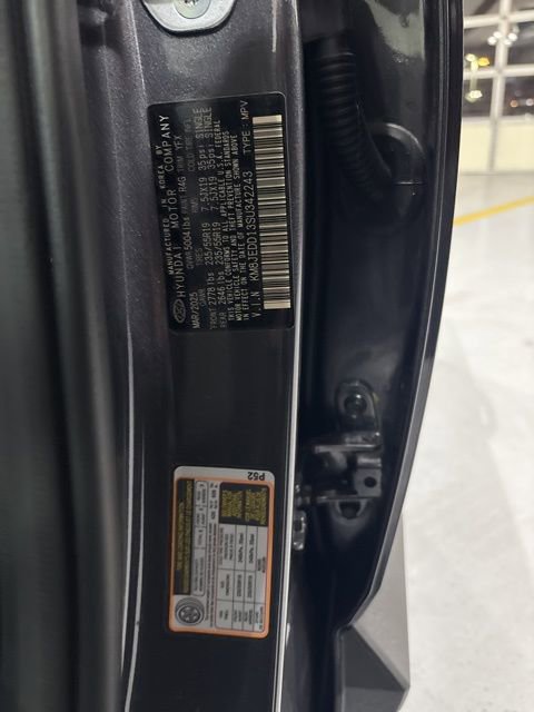 Used 2025 Hyundai Tucson Limited image 37