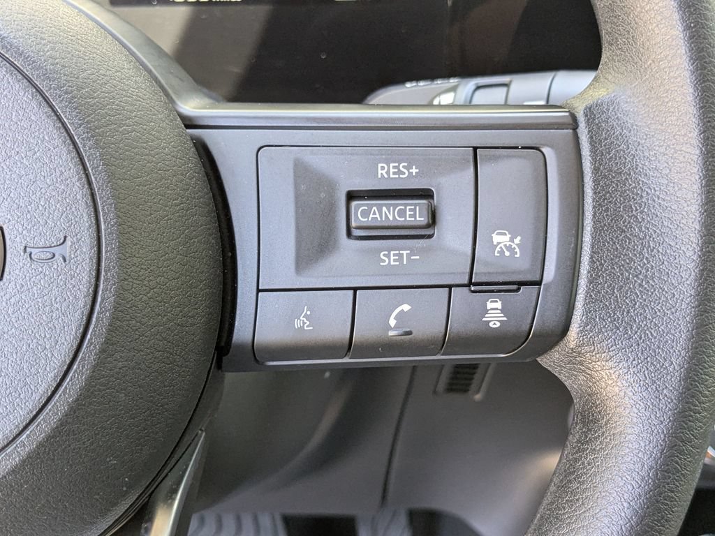 Used 2025 Nissan Kicks SV FWD image 17