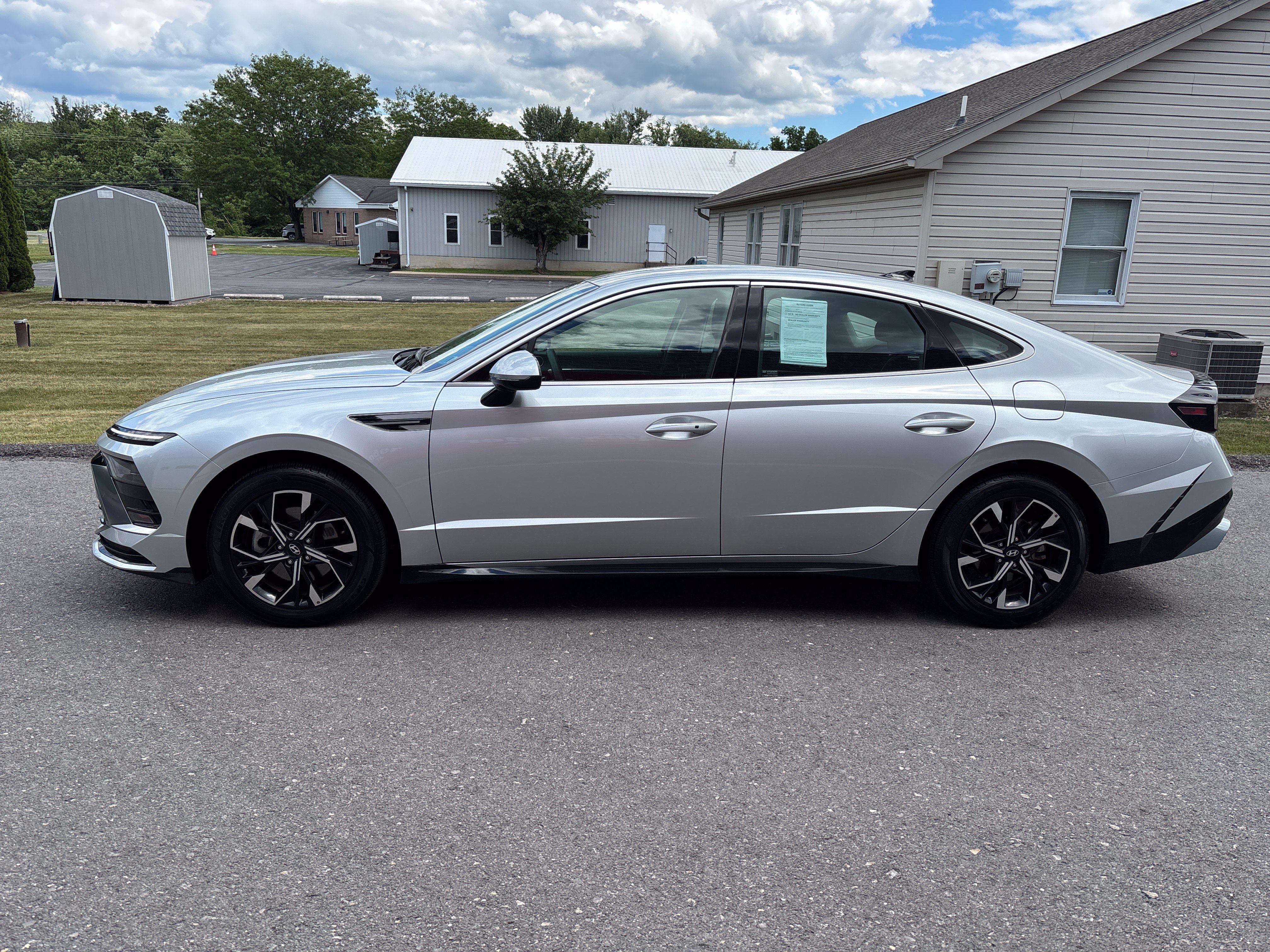 Used 2025 Hyundai Sonata SEL FWD image 6