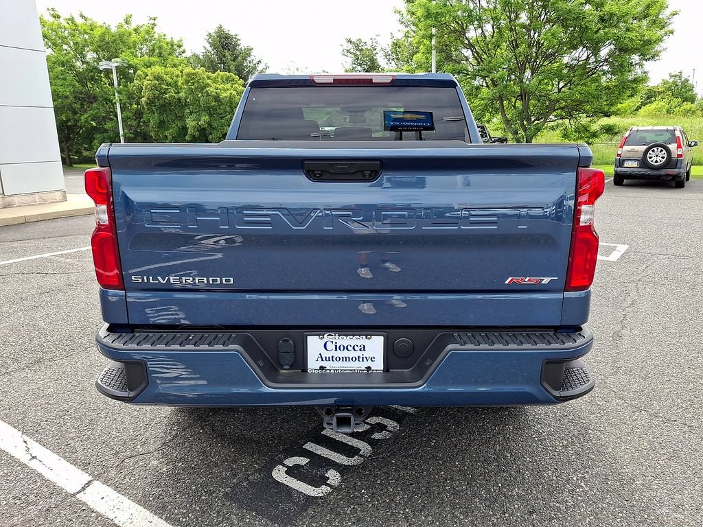 Used 2024 Chevrolet Silverado 1500 RST AWD/4WD image 3