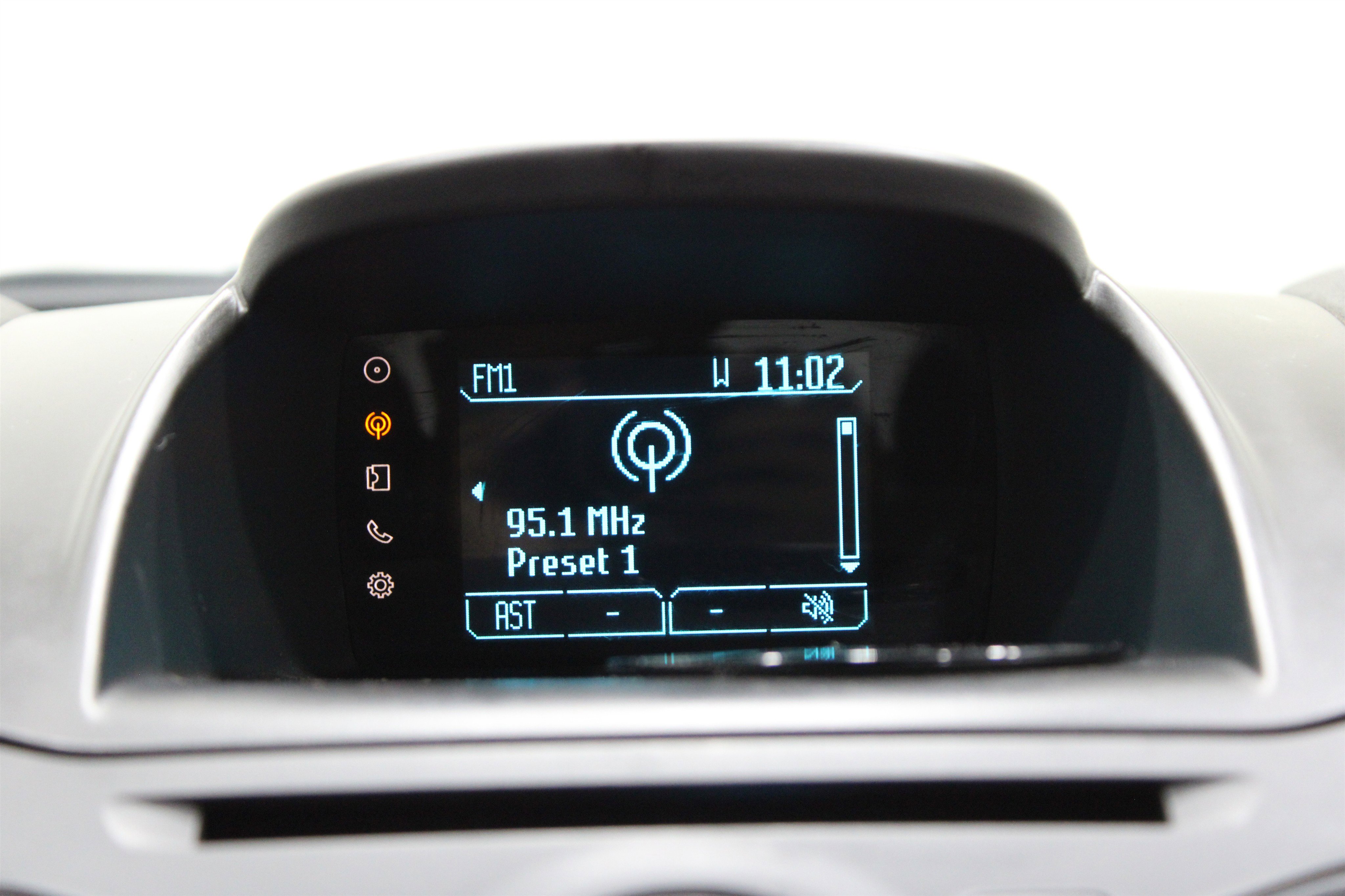 Used 2014 Ford Fiesta SE w/ Comfort Package image 17