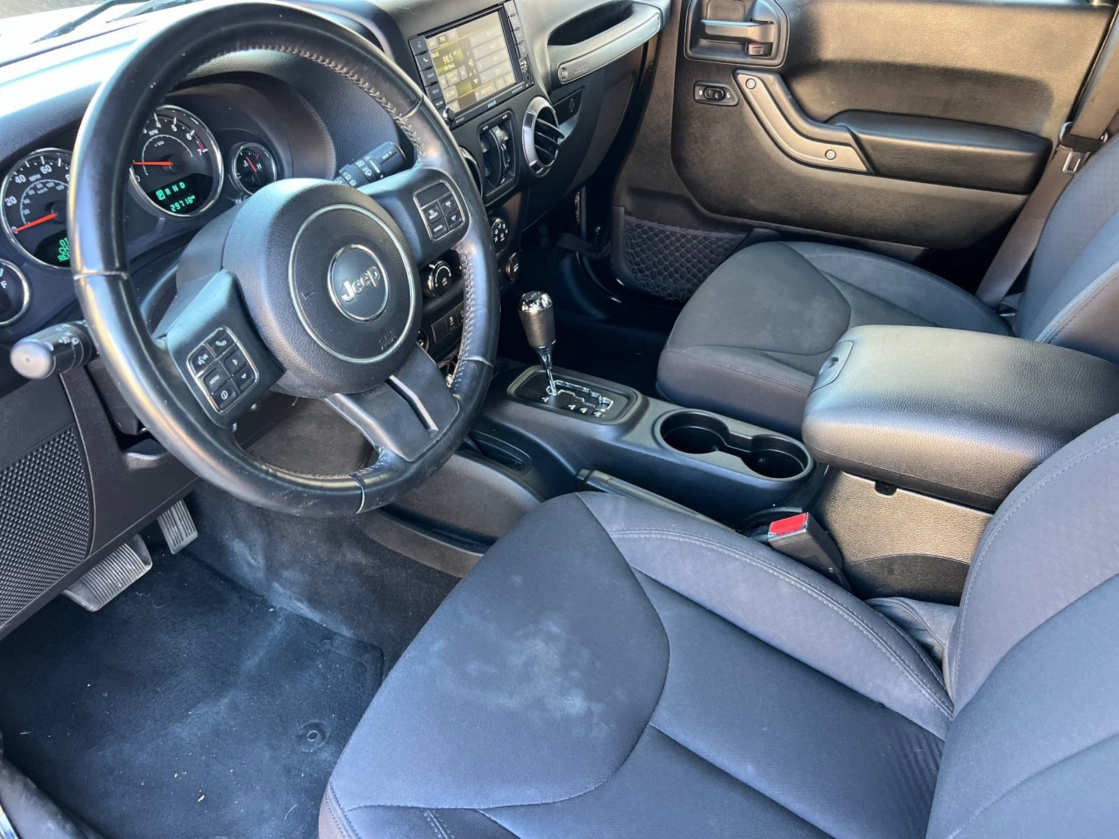 Used 2017 Jeep Wrangler Unlimited Sport w/ Quick Order Package 24S AWD/4WD image 9