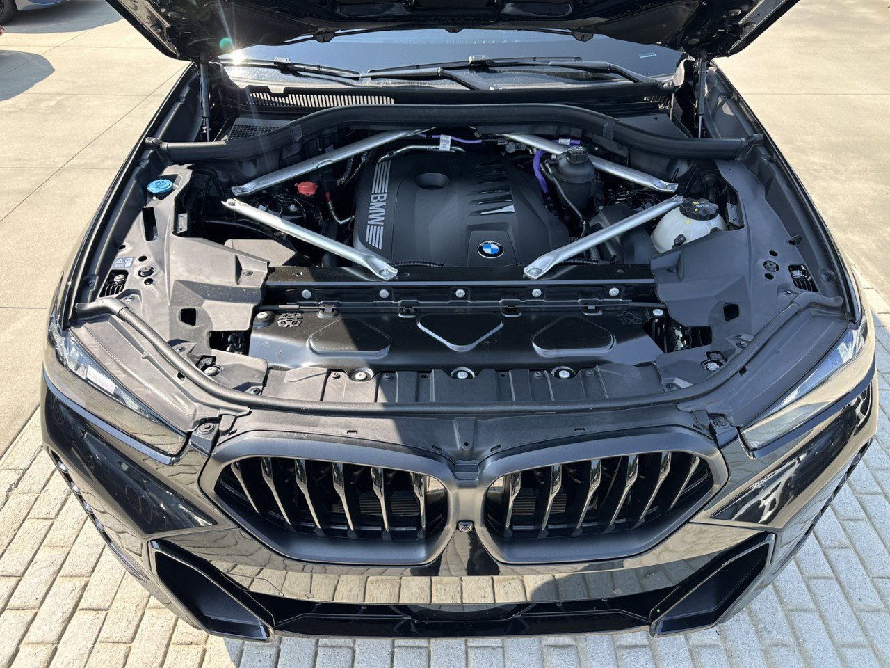 Used 2024 BMW X6 xDrive40i w/ M Sport Professional Package AWD/4WD image 12