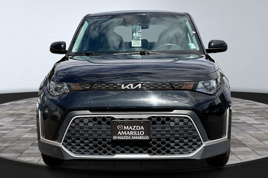 Used 2025 Kia Soul LX w/ LX Technology Package FWD image 3