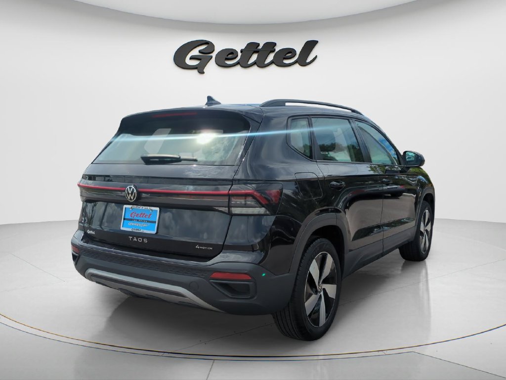 Used 2025 Volkswagen Taos S AWD/4WD image 5
