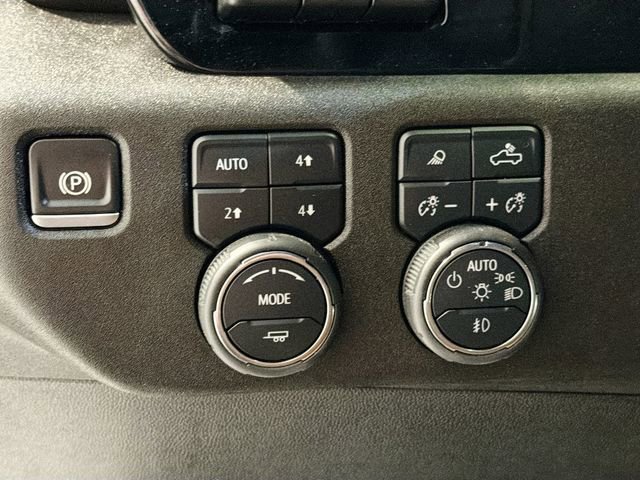 Used 2024 Chevrolet Silverado 3500 High Country w/ Technology Package AWD/4WD image 9