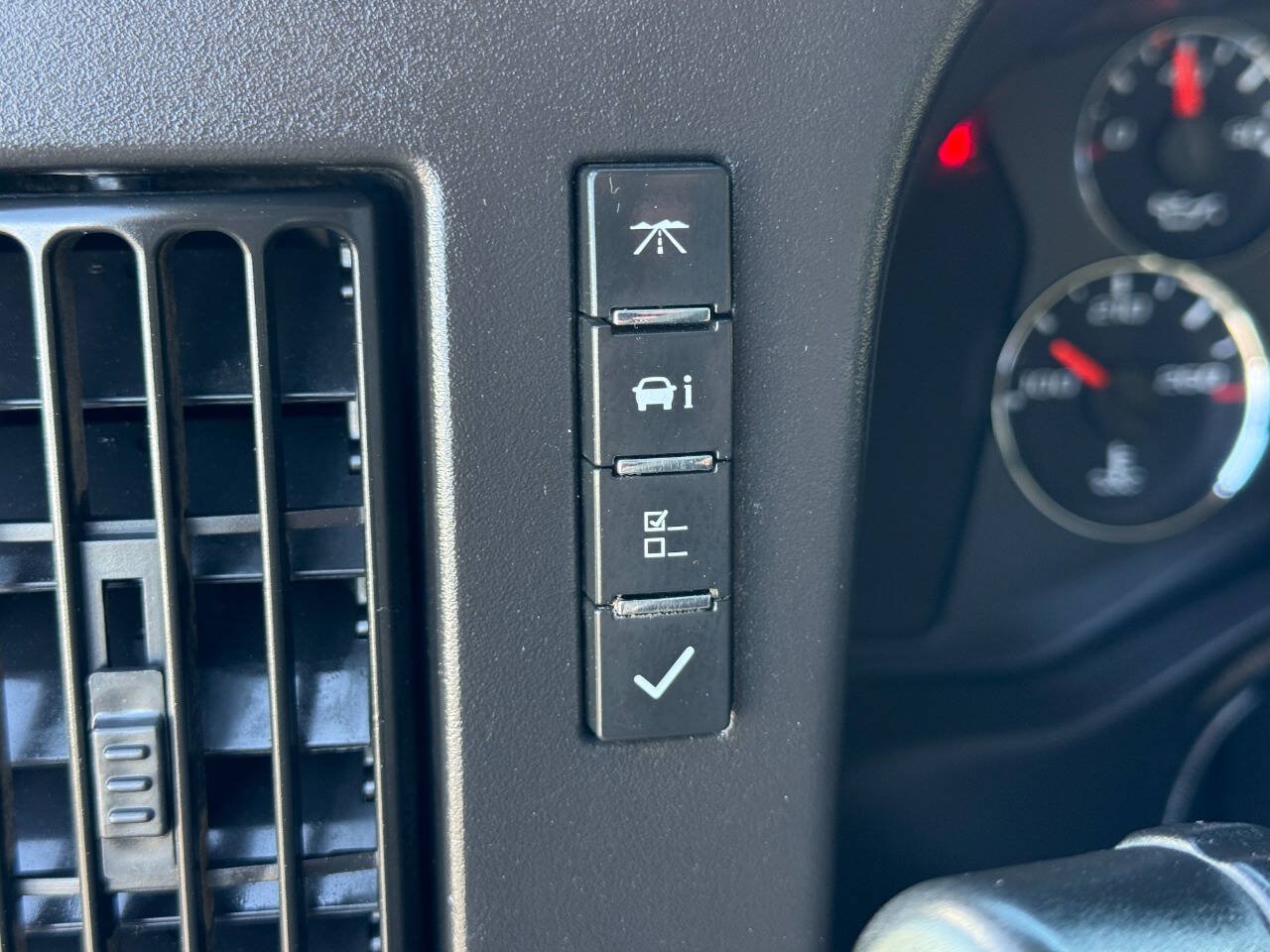 Used 2010 Chevrolet Express 3500 RWD image 14