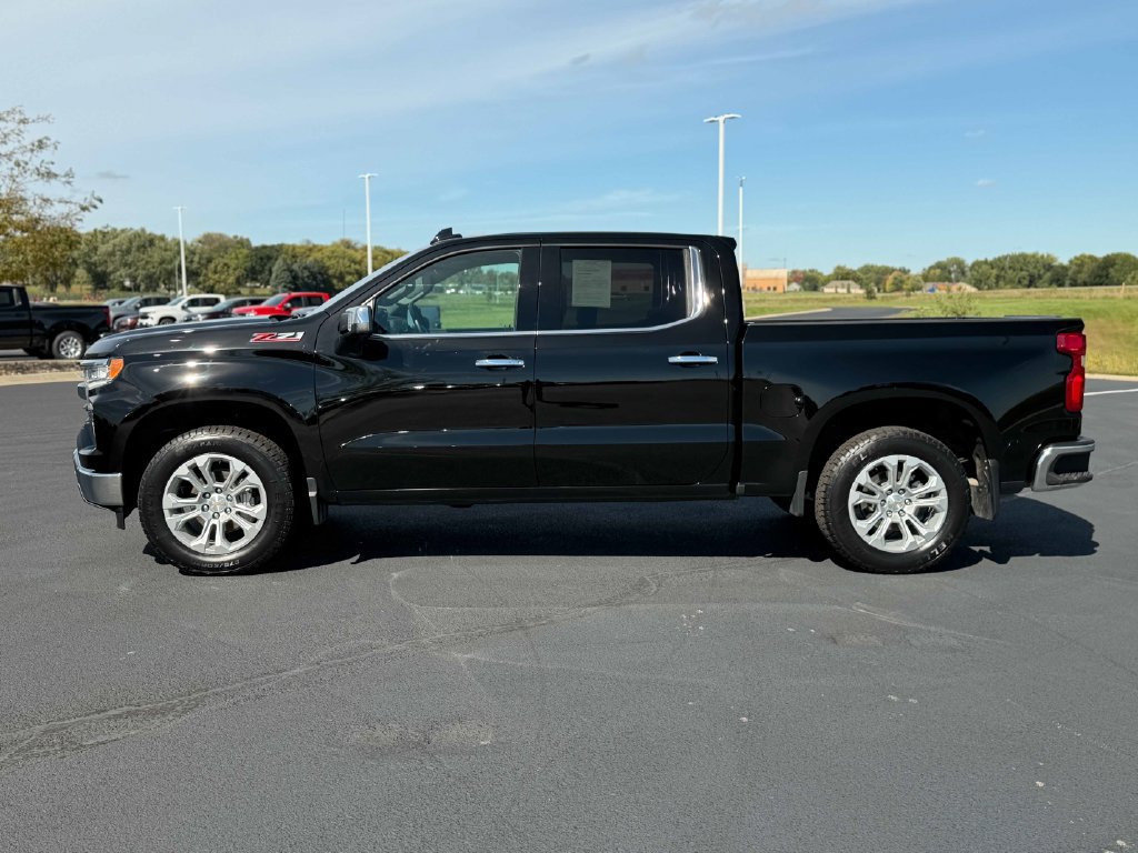 Used 2025 Chevrolet Silverado 1500 LTZ w/ LTZ Premium Package AWD/4WD image 11