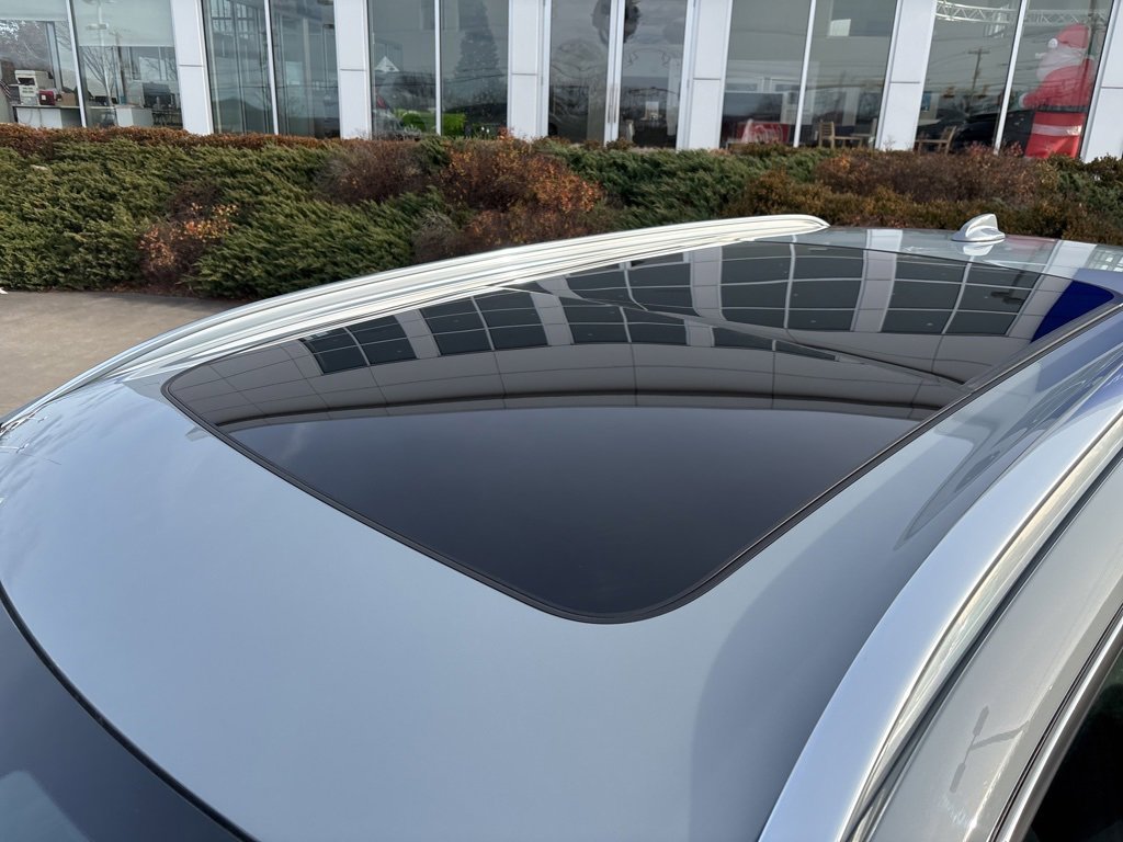 Certified 2025 Volvo XC90 B6 Plus image 12