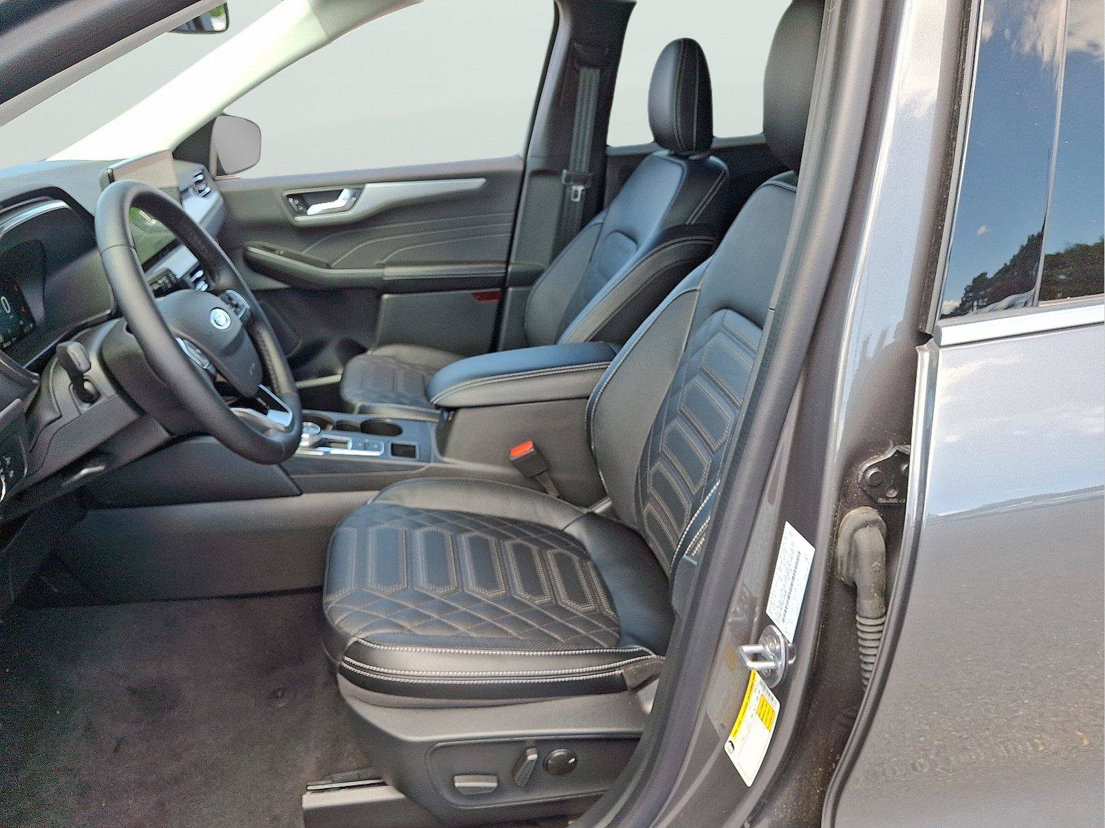 New 2024 Ford Escape SE w/ PHEV Premium Package FWD image 10