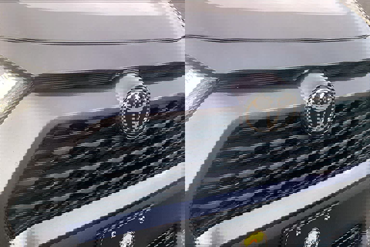 Used 2024 Toyota RAV4 XLE w/ Convenience Package image 33