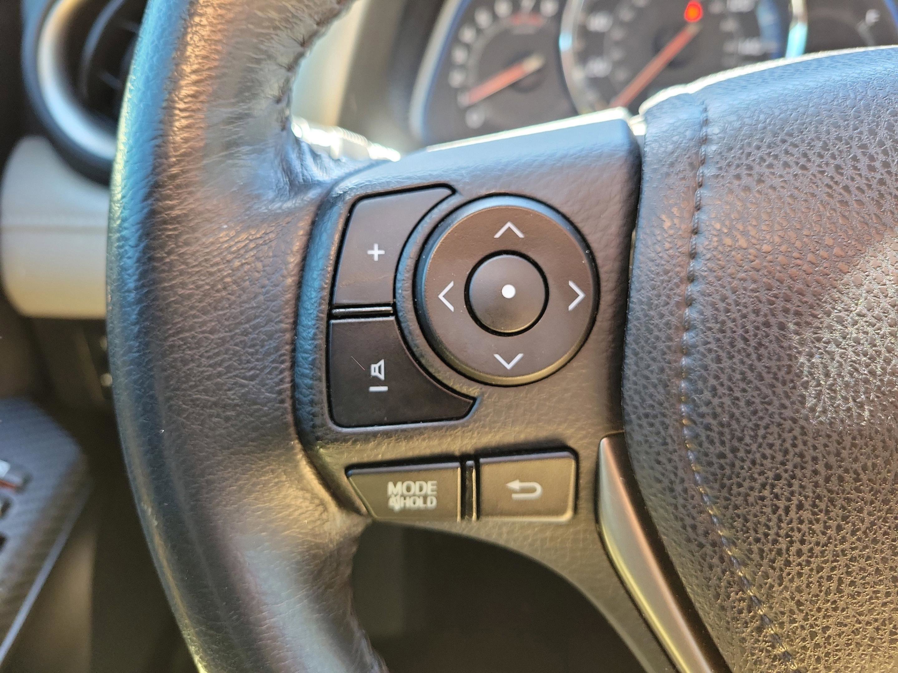 Used 2015 Toyota RAV4 Limited w/ Technology Package image 30