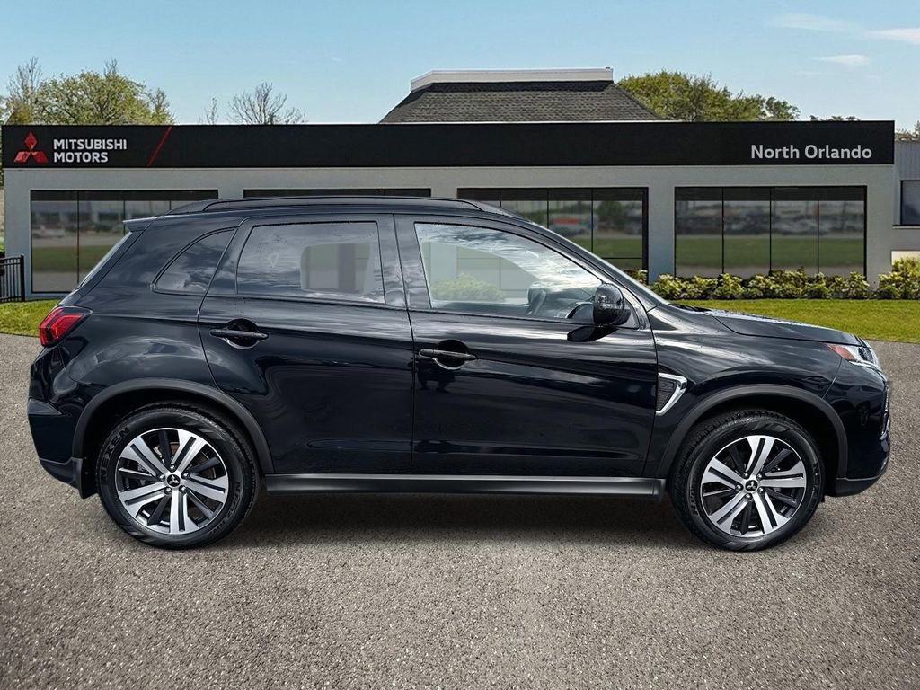 Used 2025 Mitsubishi Outlander Sport SEL image 2